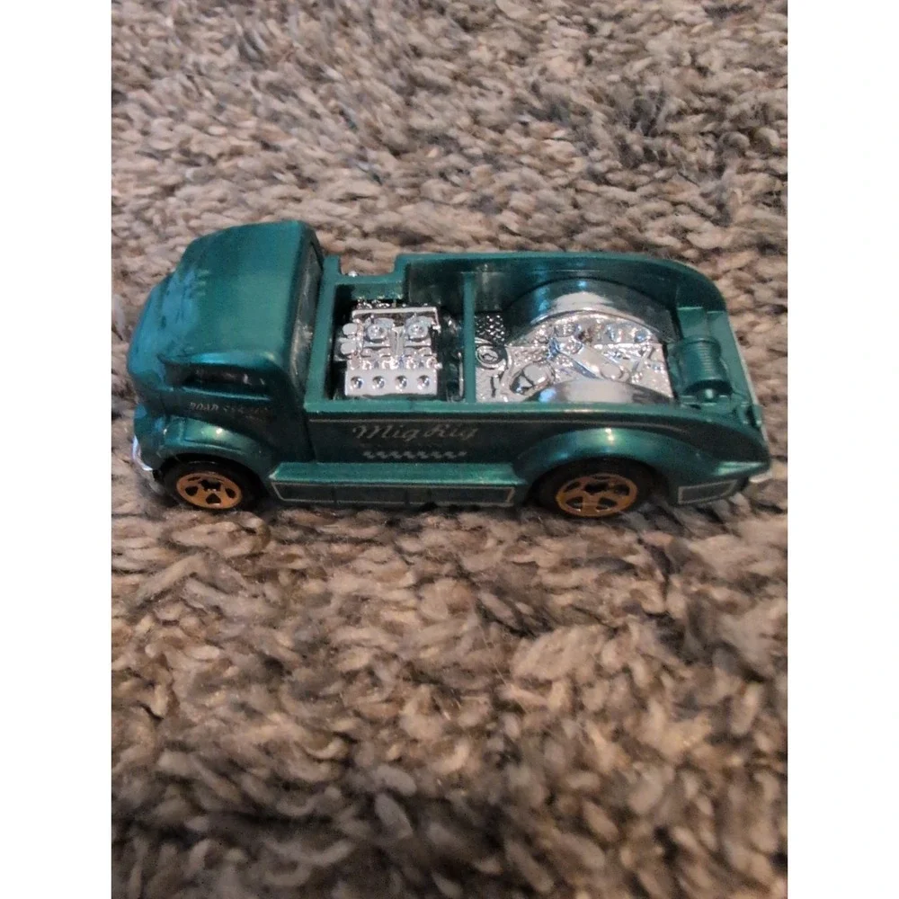 Hot Wheels HW City Mig Rig Green 2013 Pickup Truck 1:64 Scale Loose